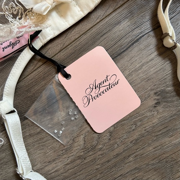 Agent Provocateur Lindie Bra 32D - Picture 5 of 5
